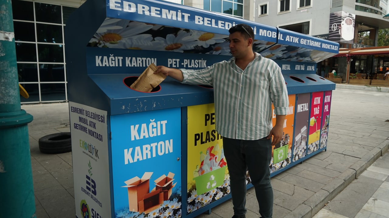 EDREMİT’TE MOBİL ATIK GETİRME NOKTALARI KURULUYOR