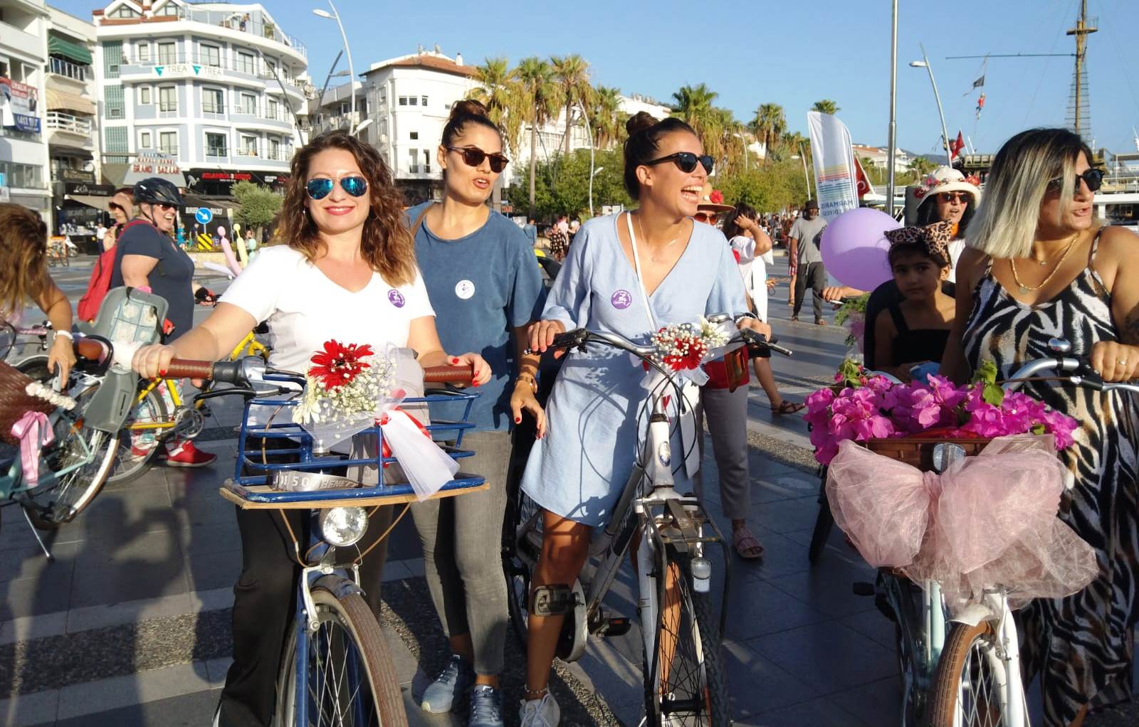 SÜSLÜ KADINLAR “MARMARİS’TEN MIAMI’YE” PEDAL BASTILAR
