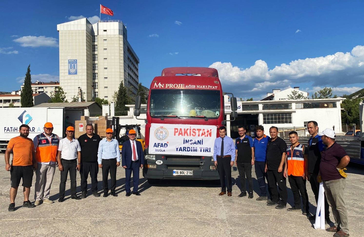 Muğla’dan Dost ve Kardeş Ülke Pakistan’a Yardım Tırları Yola Çıktı