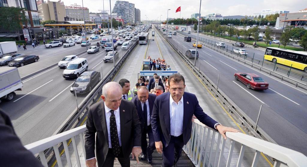İMAMOĞLU: TÜM METROBÜS YOLUNDA BU KONFORU SAĞLAMAK İSTİYORUZ