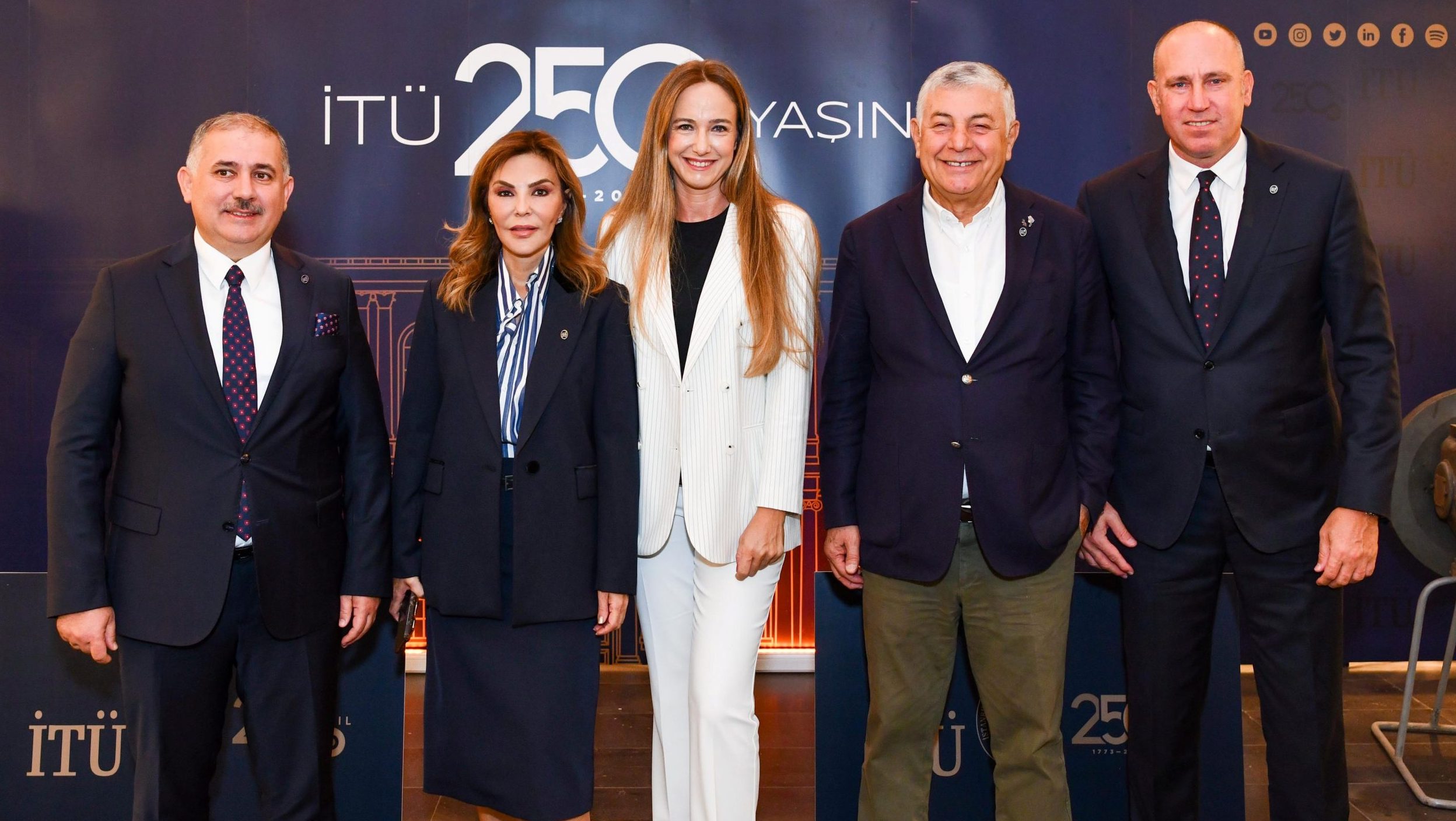 İTÜ 250. Yaşını kutlamaya hazırlanırken “Geleceği Dönüştür” mottosuyla mühendislik eğitimine yeni bir bakış açısı getiriyor.