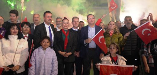 AYVALIK’TA FENER ALAYI COŞKUSU