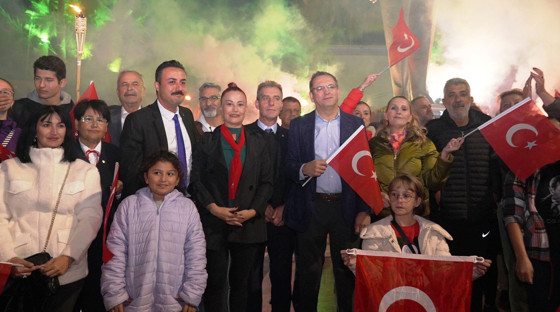 AYVALIK’TA FENER ALAYI COŞKUSU