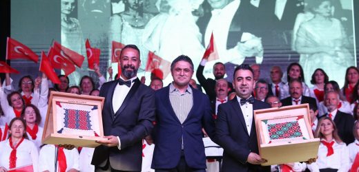 Aliağa’da Cumhuriyet Bayramı Coşkusu ASEV Konseriyle Başladı