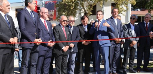 Edremit’in tarihine ışık tutacak; Anıt Çeşme ve Kültür Meydanı açıldı