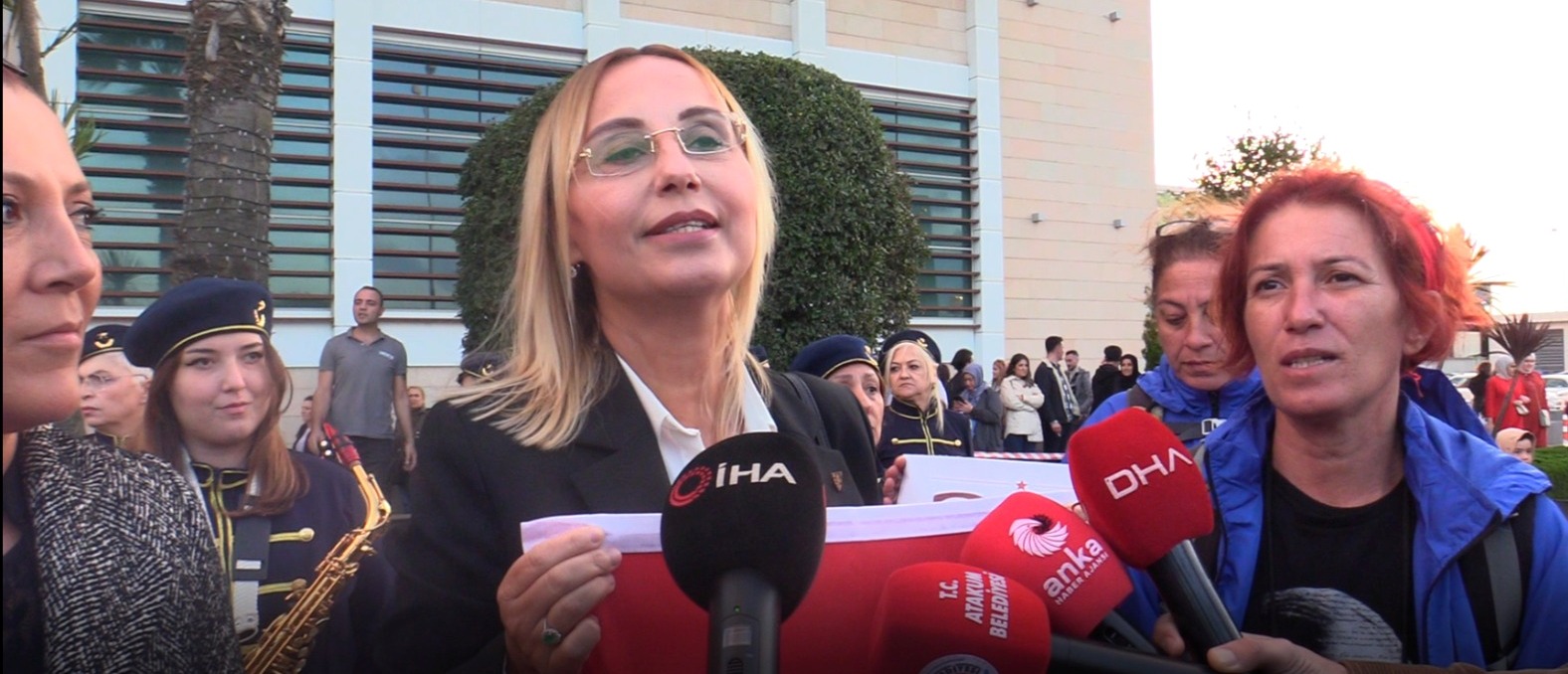 Cumhuriyet kadınları Gerze’den Atakum’a yürüdü