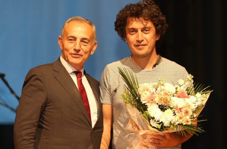 CUMHURİYET COŞKUSUNA ORTAK OLMAK İÇİN BİNLER, KÜÇÜKÇEKMECE’DE BULUŞTU