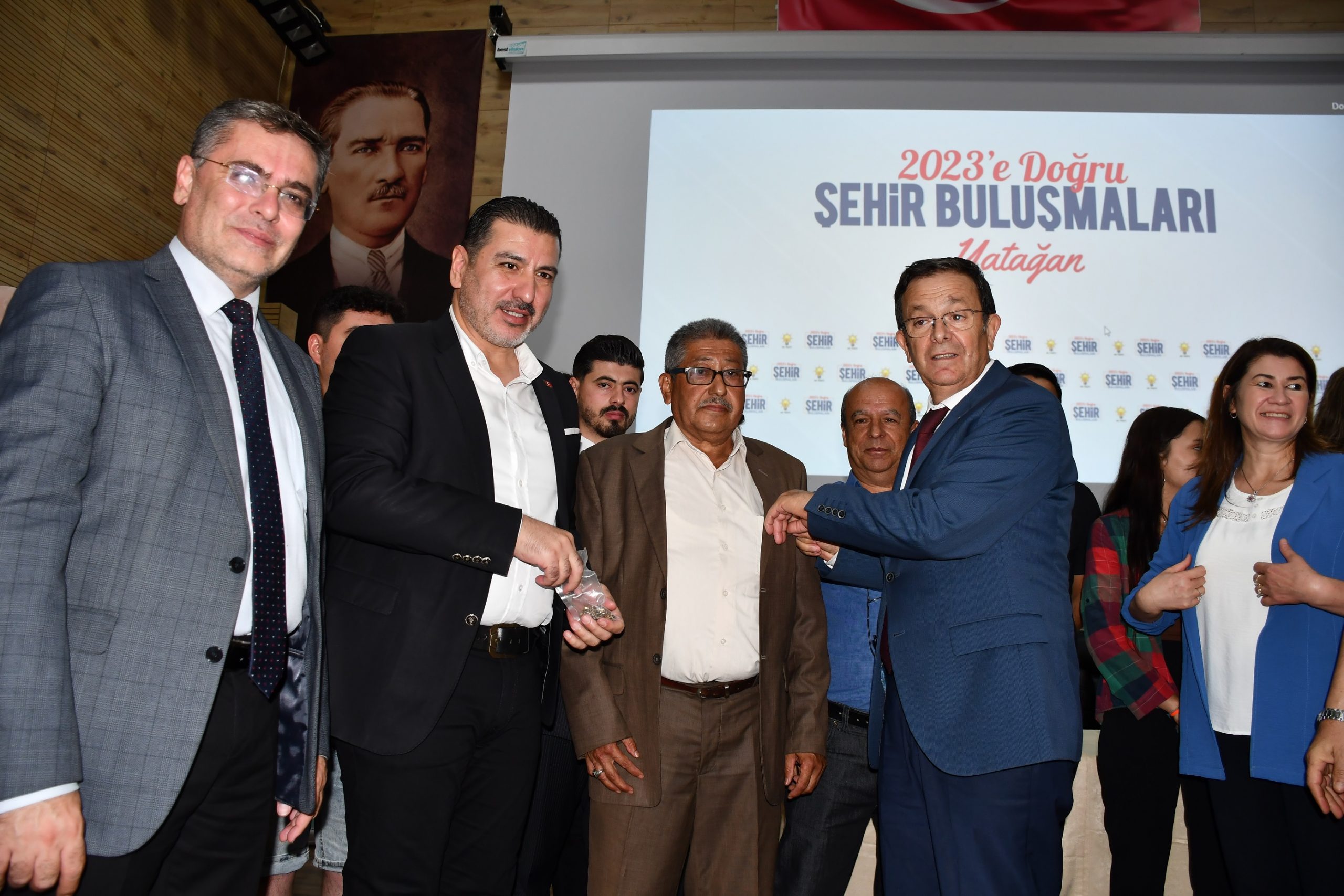 Yatağan’da AK Parti’ye büyük katılım