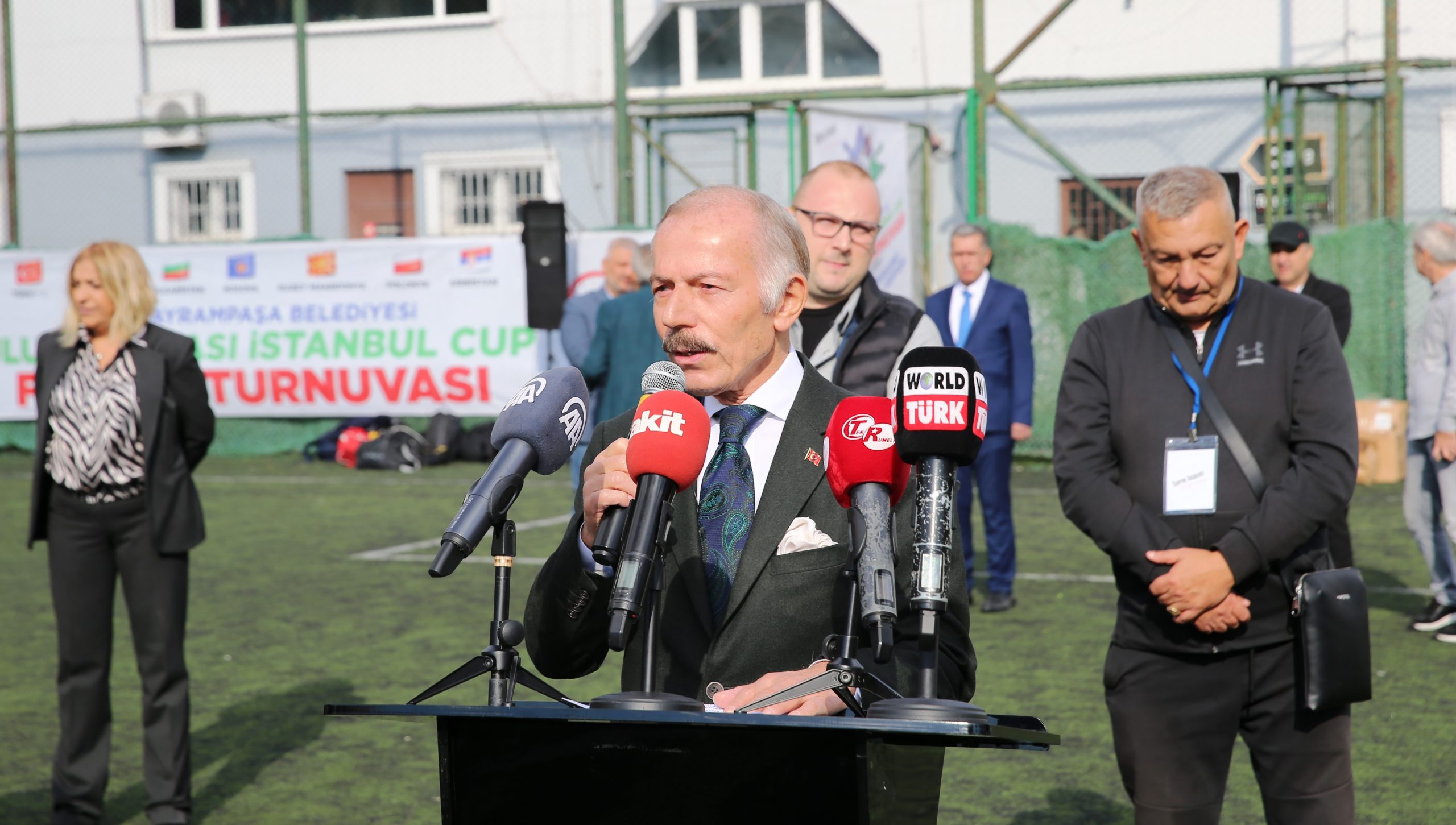 Uluslararası Futbol Turnuvası Bayrampaşa’da başladı