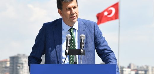 KADIKÖY CUMHURİYET DEĞERLERİNE SAHİP ÇIKIYOR