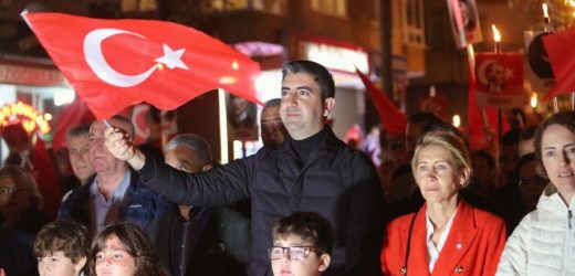 Yeni Yüzyıla Bir Kala Kartal’da Cumhuriyet Coşkusu