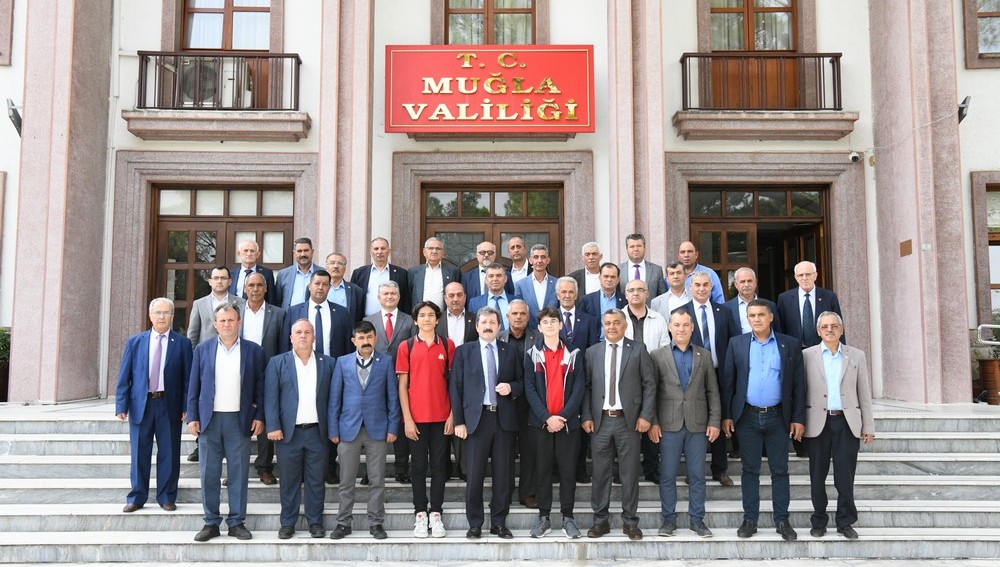 Vali Orhan Tavlı Muhtarlarla Bir Araya Geldi