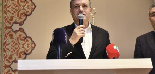 BAŞKAN BOZKURT MİNİBÜSÇÜLERLE VEFA YEMEĞİNE KATILDI