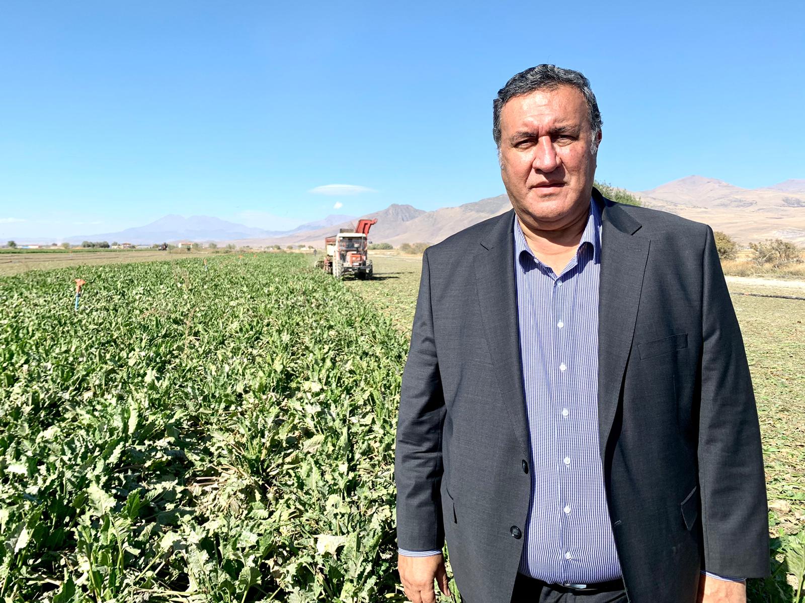 CHP Milletvekili  Ömer Fethi Gürer, “Çiftçinin durum vahim!”