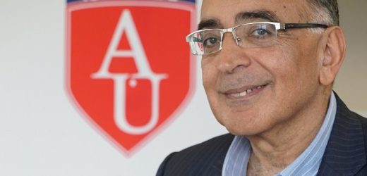 Prof. Dr. Hayri Kozanoğlu: “Türkiye, rüzgâra karşı ilerliyor”