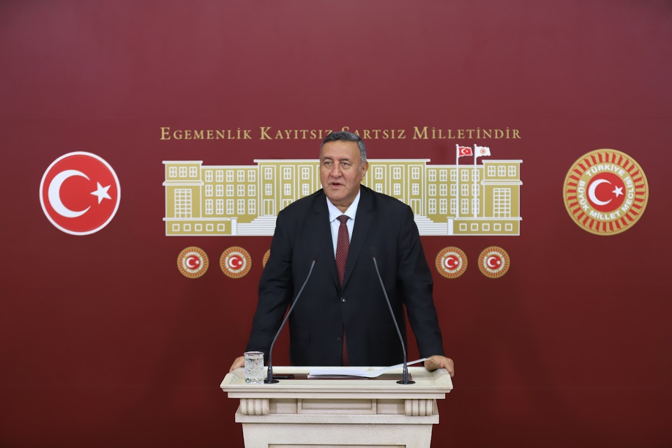 Gürer: “2 yılda asgari ücretlinin sofrasından 670 ekmek eksildi”