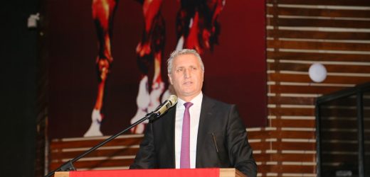 EDREMİT’TE ÖĞRETMENLER GÜNÜ KUTLANDI