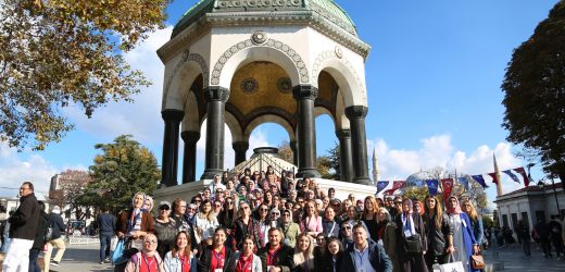 KÜÇÜKÇEKMECELİ KADINLAR İSTANBUL’U GEZİYOR