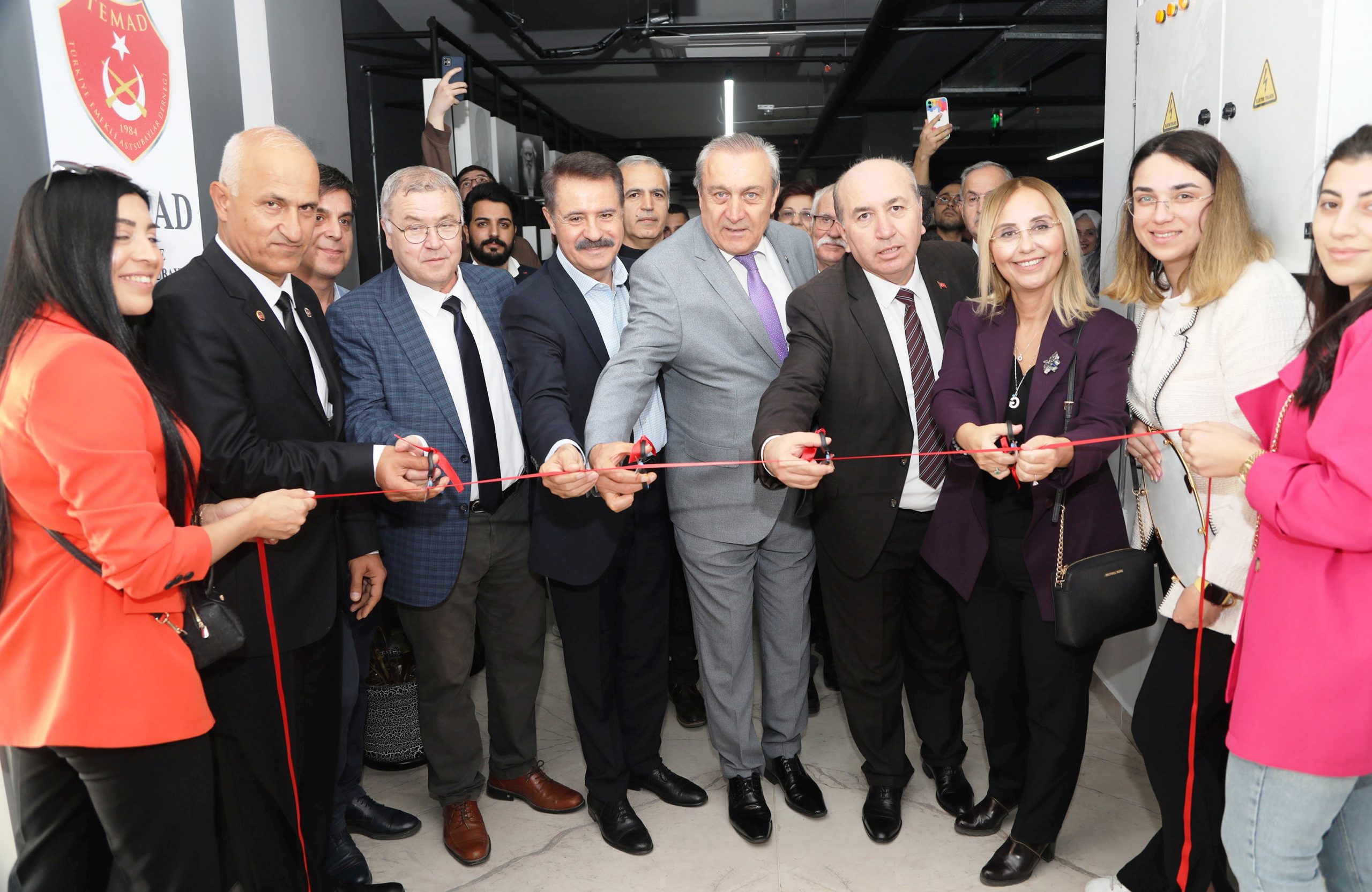 Atakum’da şehit ailelerine ve lösemili çocuklara destek sergisi