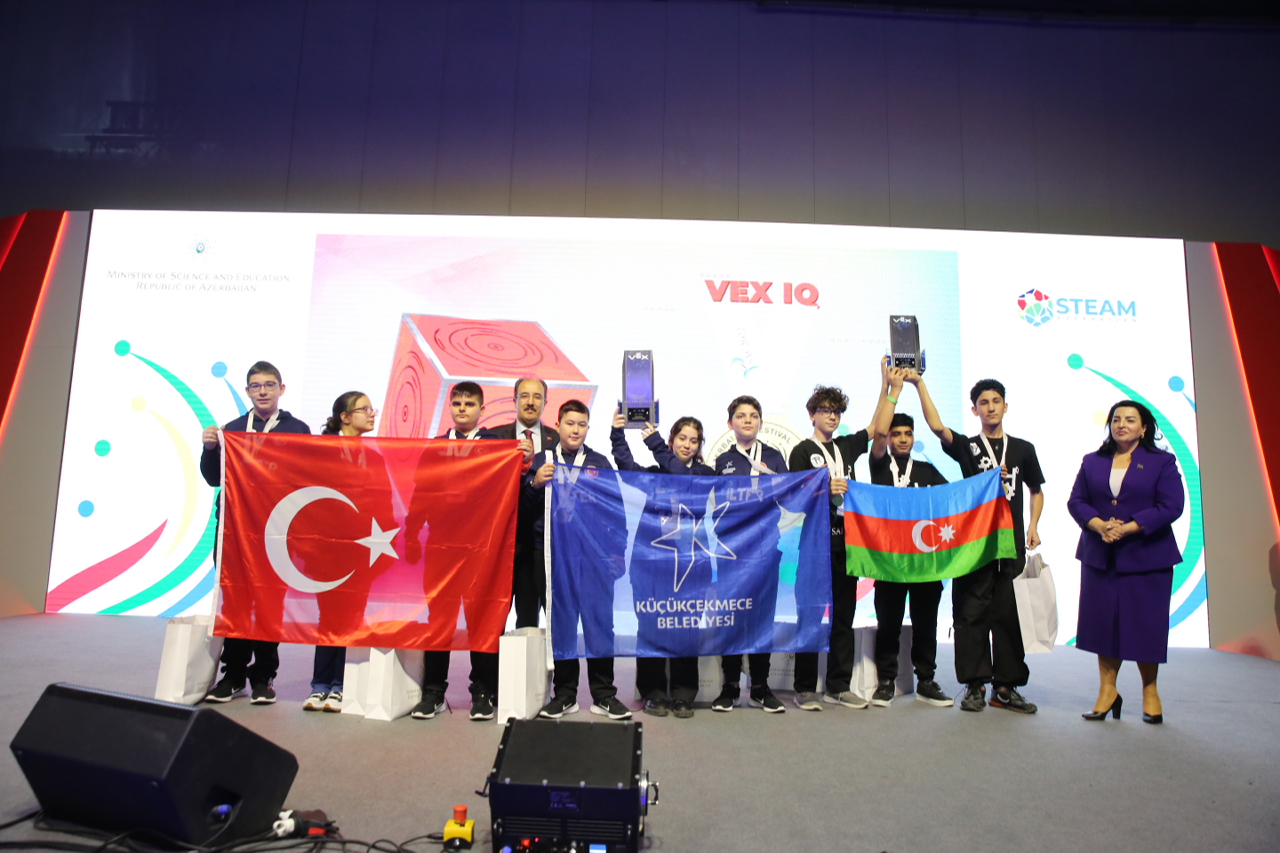 KÜÇÜKÇEKMECELİ ÖĞRENCİLERDEN BÜYÜK BAŞARI