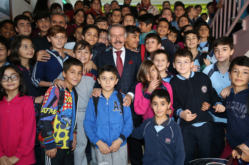 Bayrampaşa Belediyesi’nden 3 bin 283 öğrenciye burs