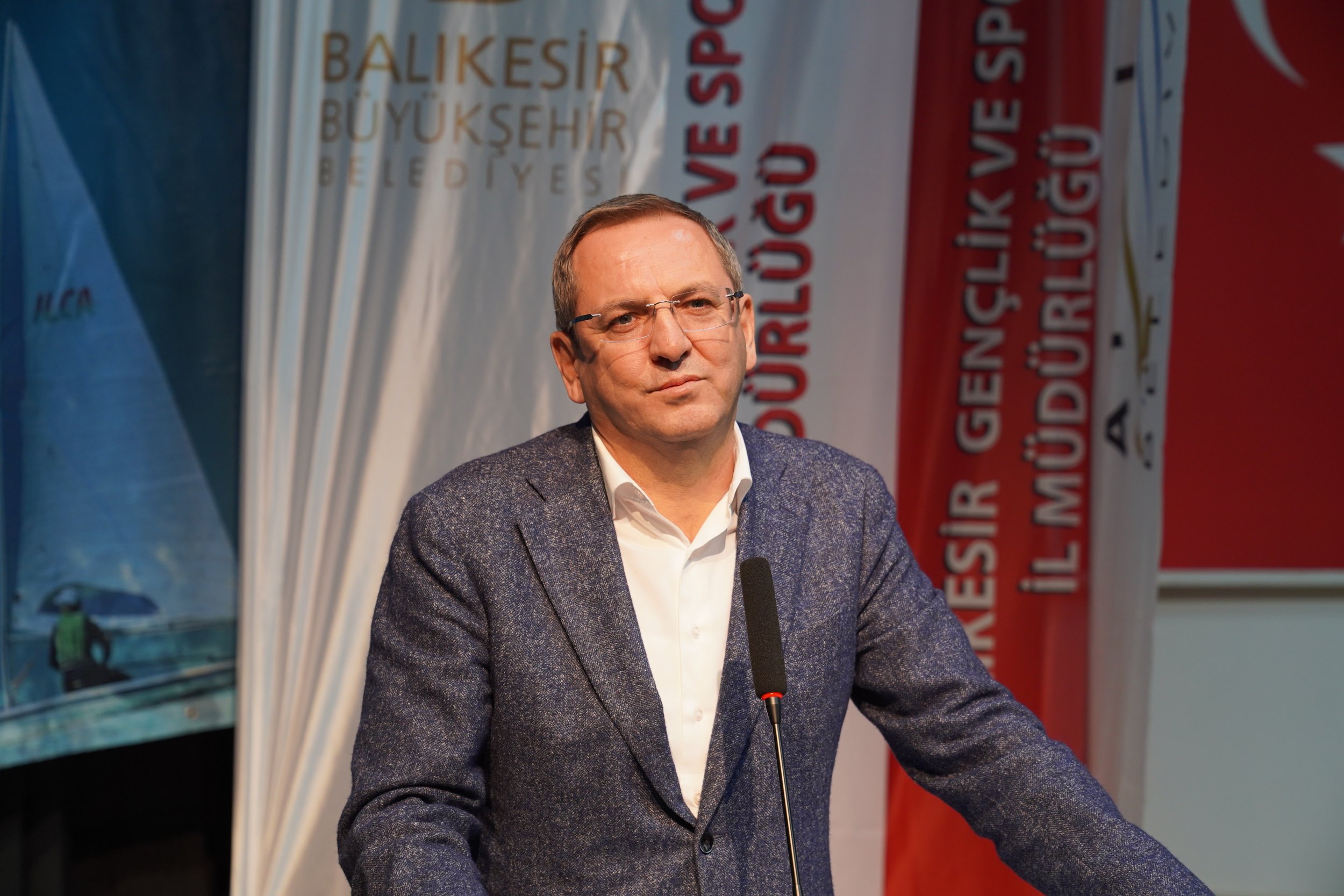 YELKENCİLER MADALYA İLE TAÇLANDIRILDI