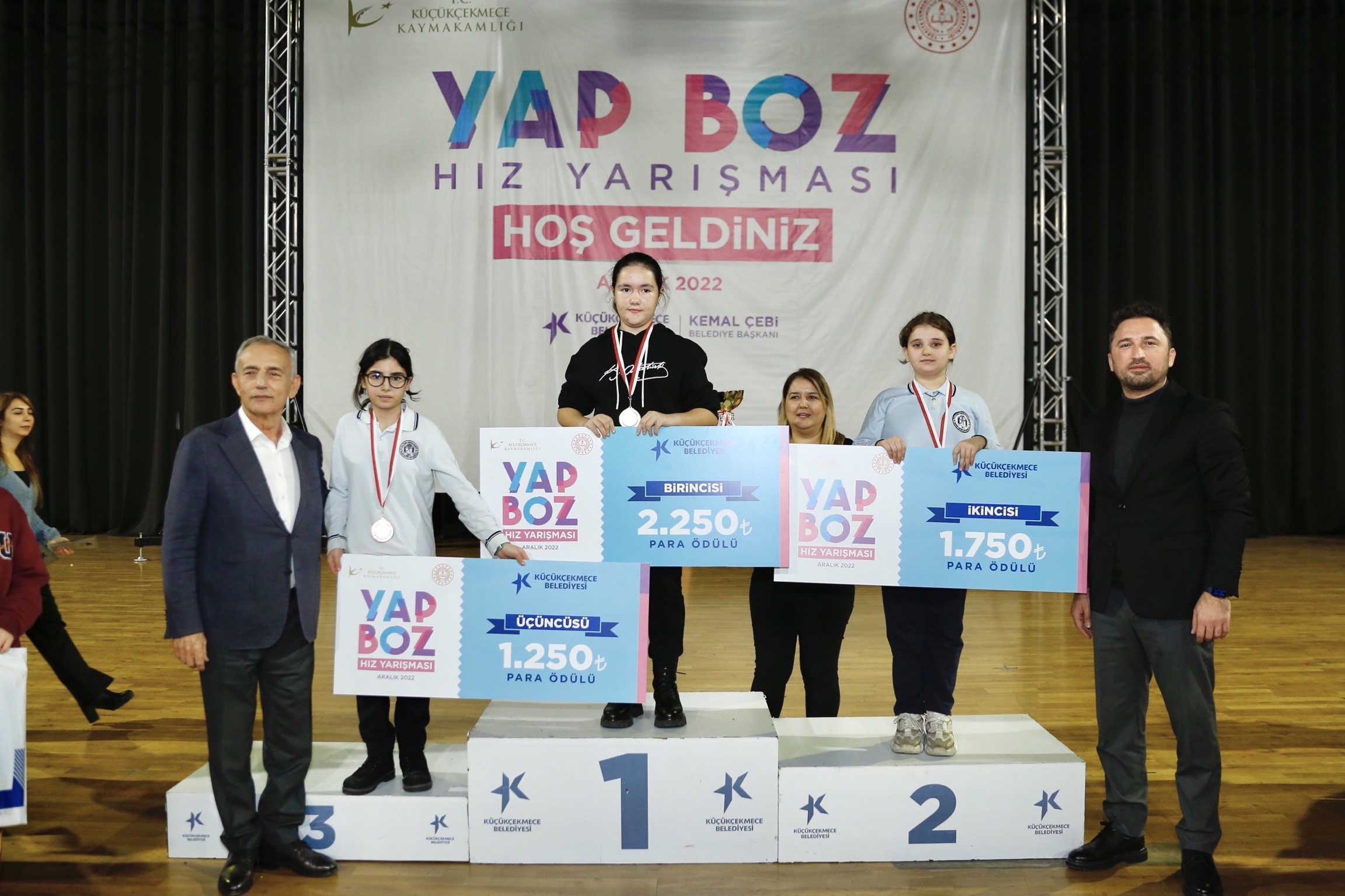 KÜÇÜKÇEKMECE’DE YAP-BOZ HIZ YARIŞMASININ KAZANANLARI BELLİ OLDU