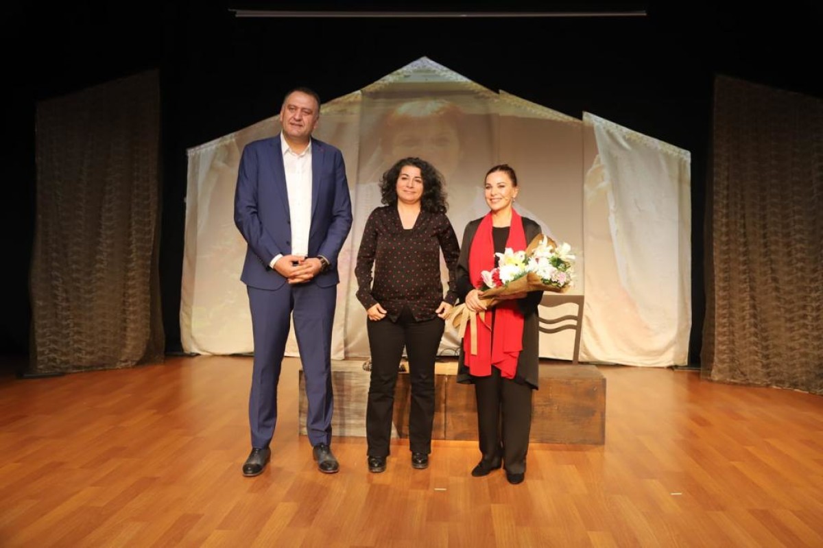 “Ben Türkan Saylan” Adlı Tiyatro Oyunu Ayakta Alkışlandı