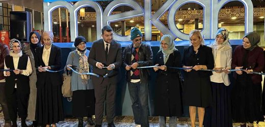 ÜSKÜDAR BELEDİYESİ BULUŞMA SERGİSİ İLE TÜRK TOPRAKLARINDAN DOĞAN SANATIN SIR PERDELERİNİ ARALADI