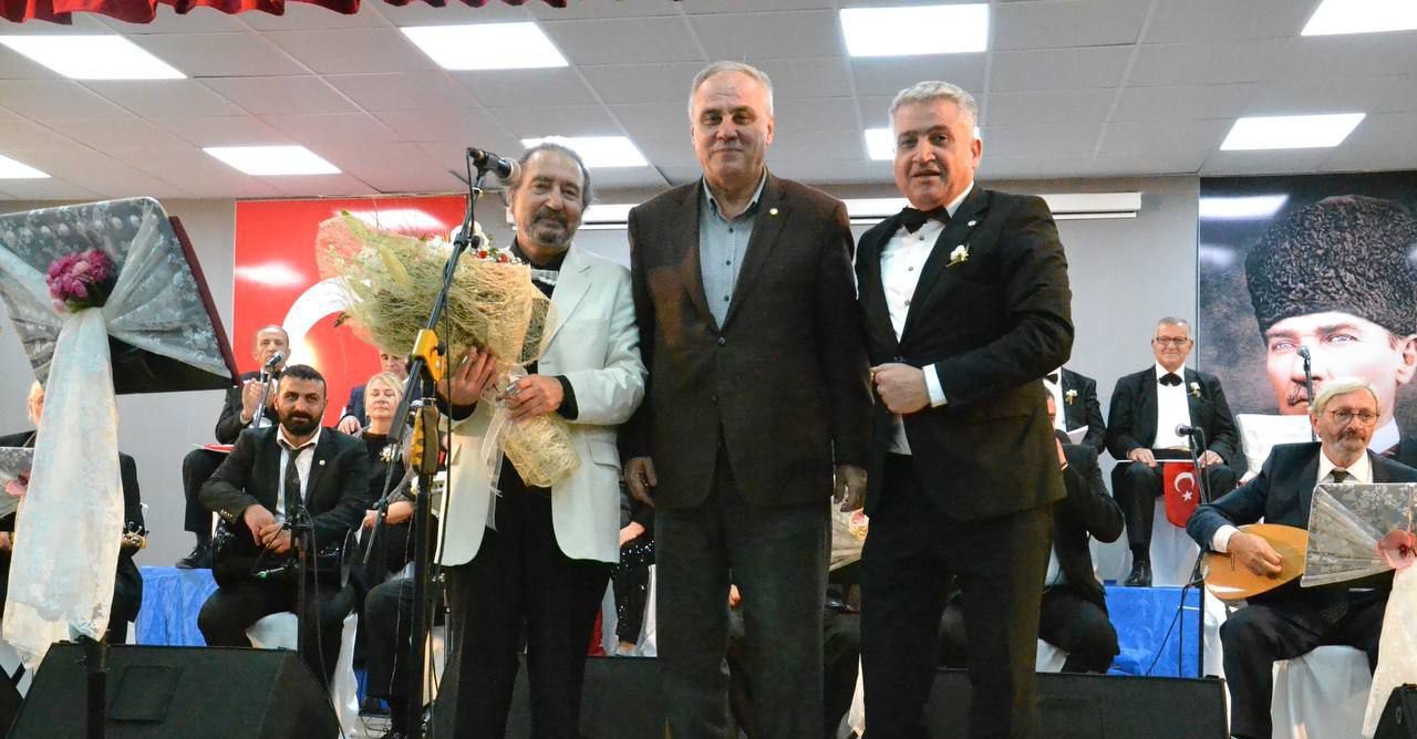 EDREMİT BELEDİYESİ’NDEN TÜRKÜ KONSERİ