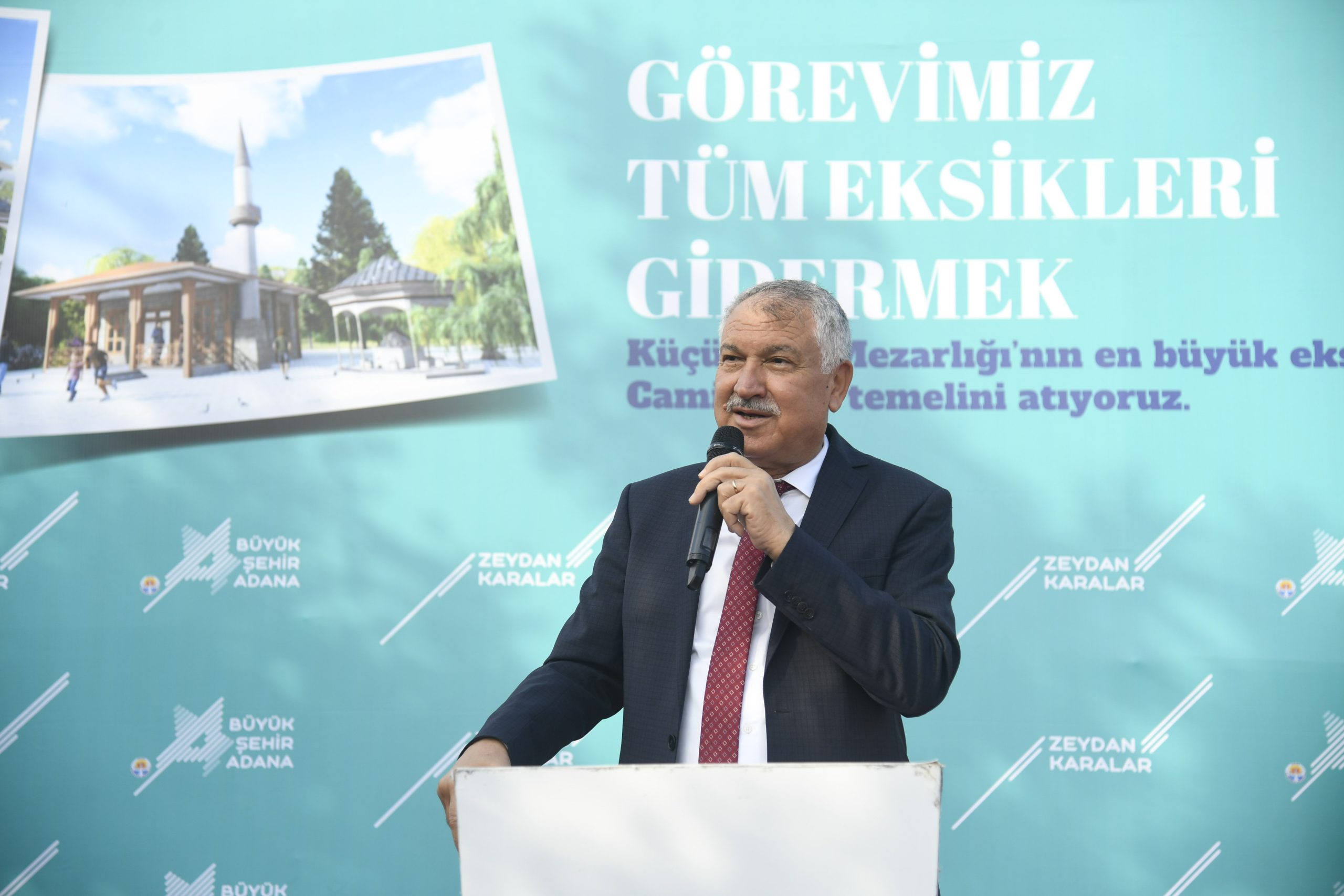 Adana Küçükoba Mezarlığı camisine kavuşuyor