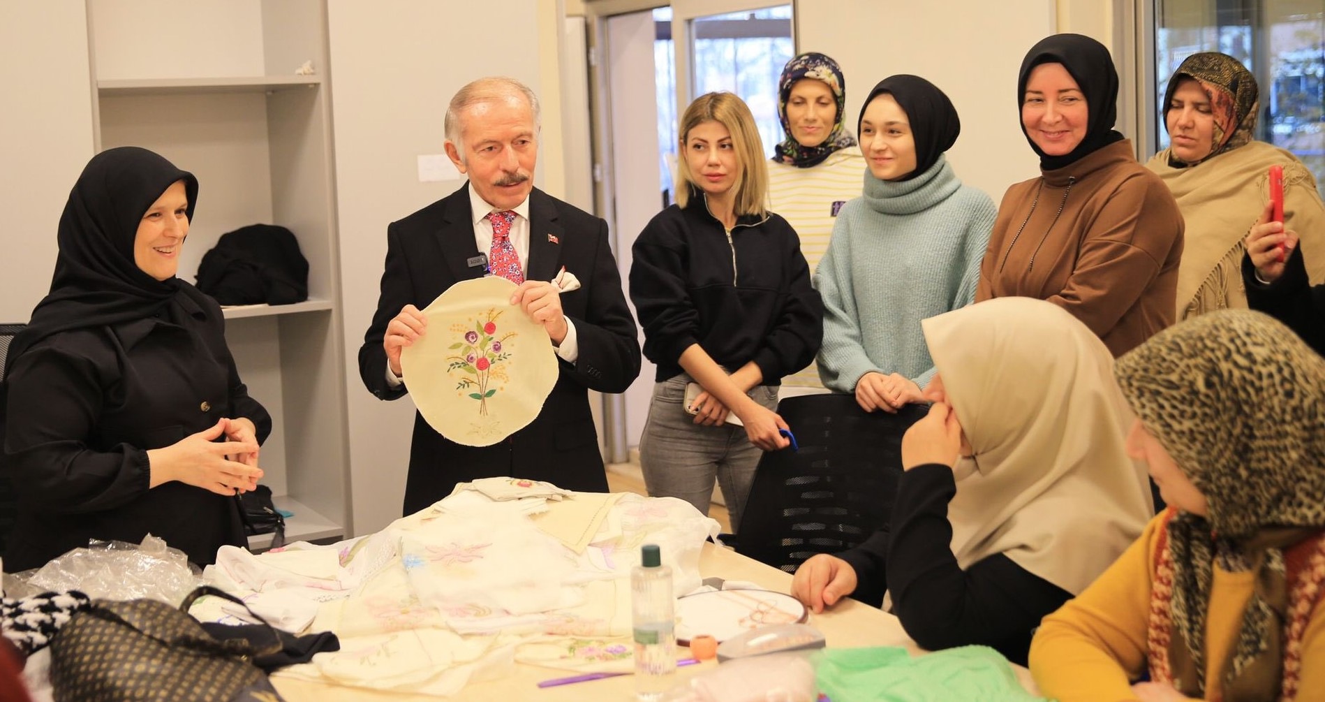 Başkan Aydıner’den Kadın Yaşam Merkezine ziyaret