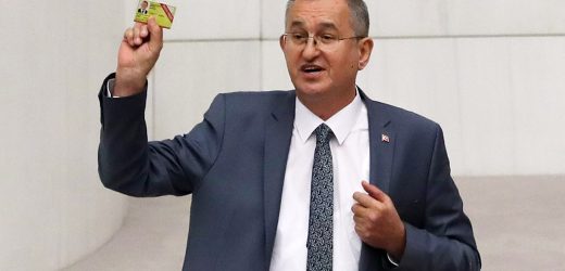 CHP’li Sertel’den internet siteleri ile ilgili düzenlemeye tepki: