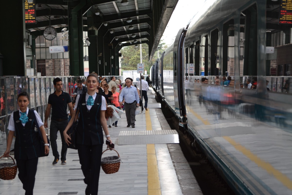 ULAŞTIRMA VE ALTYAPI BAKANLIĞI: YARIYIL TATİLİNDE TRENLERE EK SEFER
