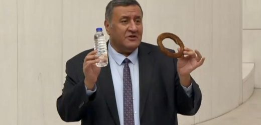 “4 kişilik bir  aile her öğünde simit ve su  tüketse aylık gideri  4 bin 860 lira”