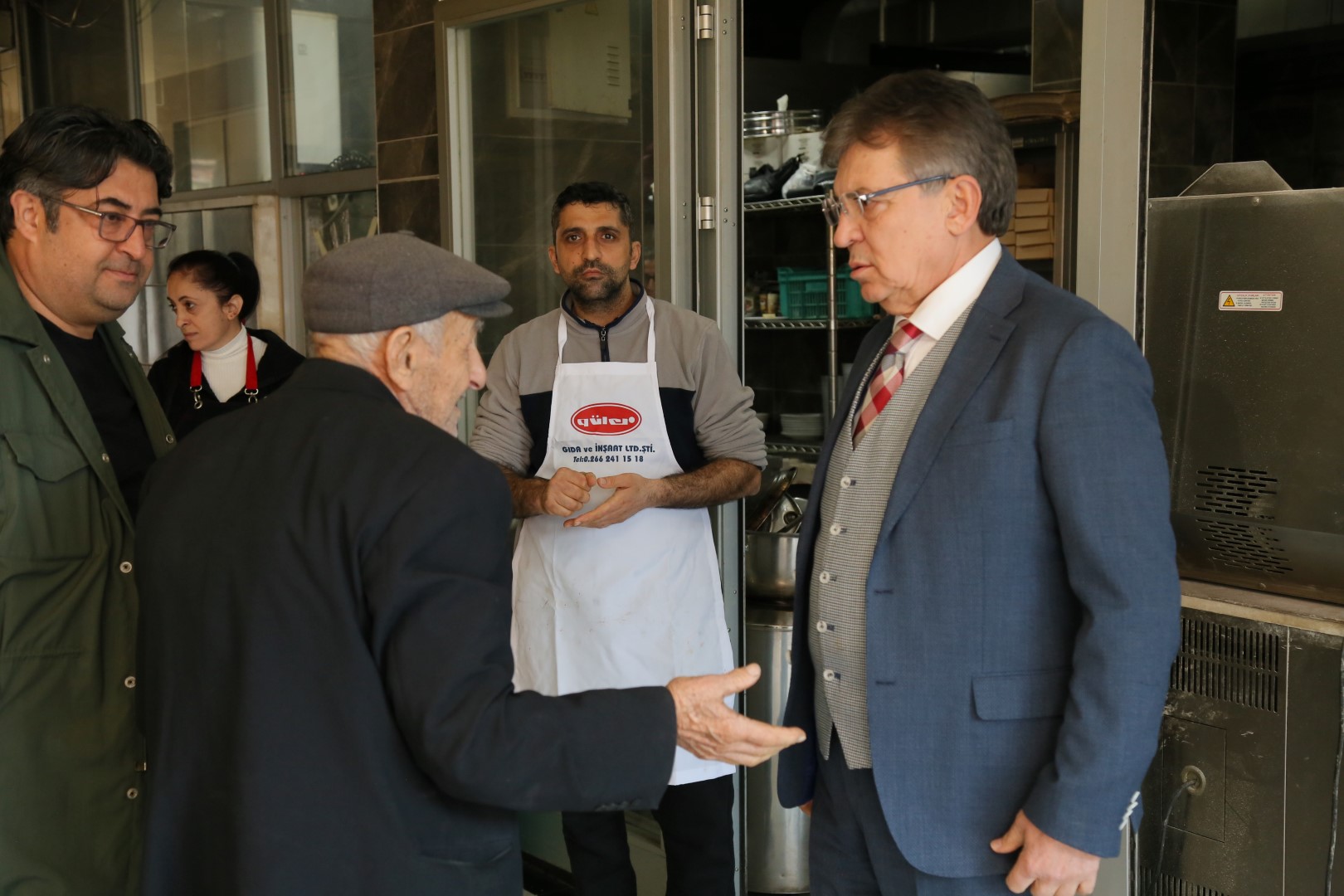 BAŞKAN ARSLAN ALTINOLUK ESNAFINI ZİYARET ETTİ