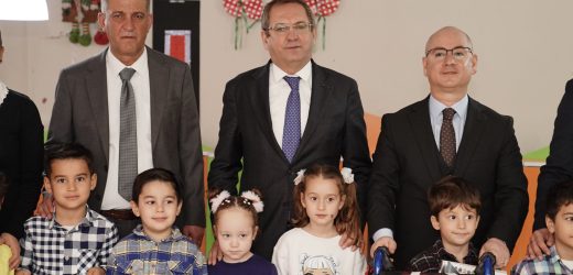 BAŞKAN ERGİN MİNİKLERİN KARNE HEYECANINI PAYLAŞTI