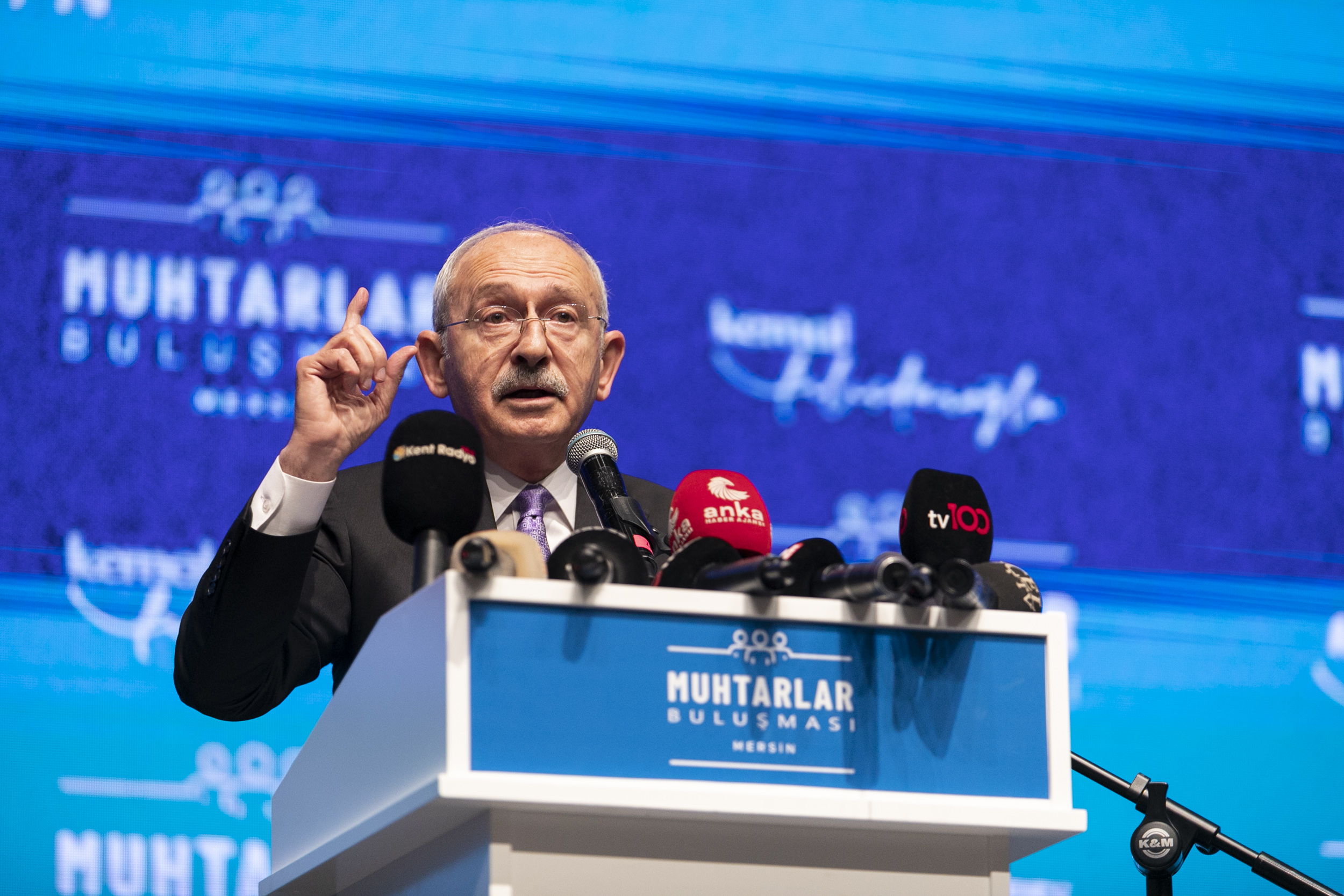 CHP Lideri Kılıçdaroğlu ve Başkan Seçer Mersin’de Muhtarlarla Bir Araya Geldi