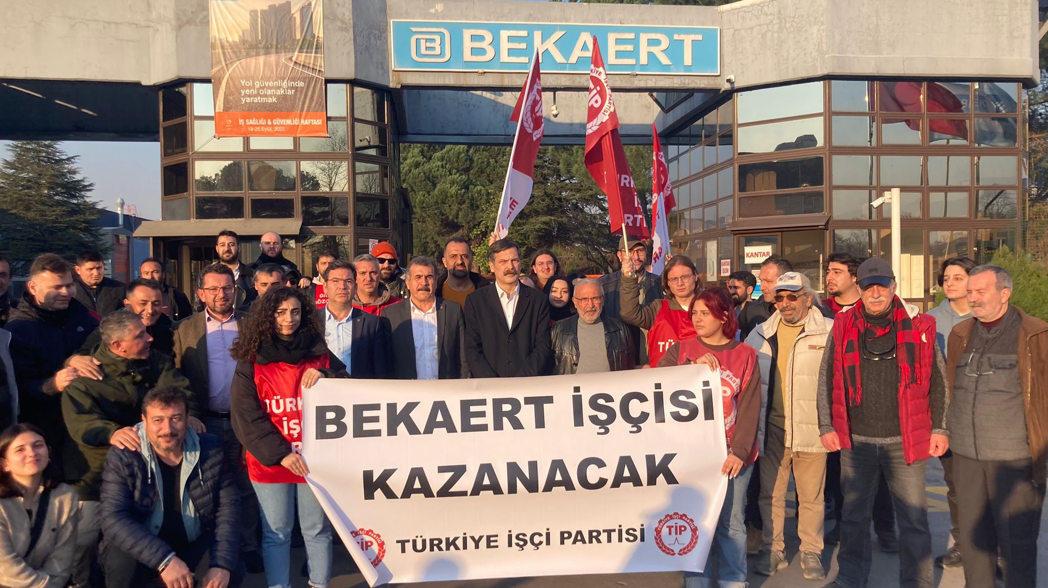 TİP Genel Başkanı Erkan Baş’tan direnişteki Kartonsan ve Bekaert işçilerine ziyaret