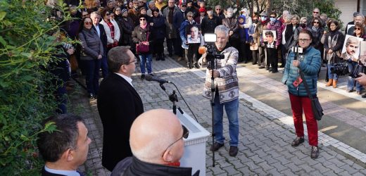 Uğur Mumcu Ayvalık’taki Evinin Önünde Anıldı