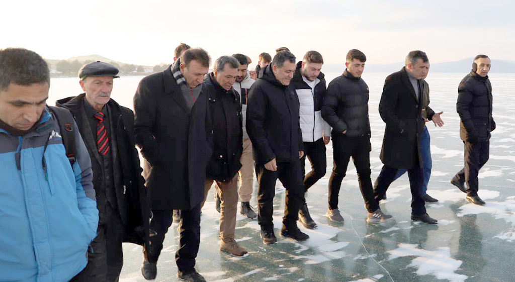 BAŞKAN DEMİR: “ÇILDIR GÖLÜ, BÖLGE İÇİN ÇOK ÖNEMLİ BİR TURİZM POTANSİYELİDİR”