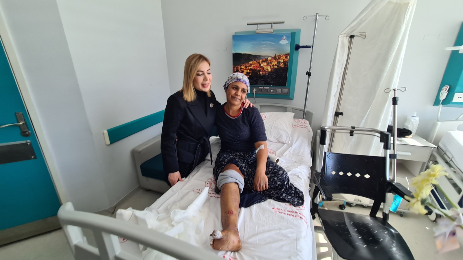 Milletvekili Gökcan: Depremde yaralanan  vatandaşlarımızın tedavileri en iyi şekilde yapılıyor