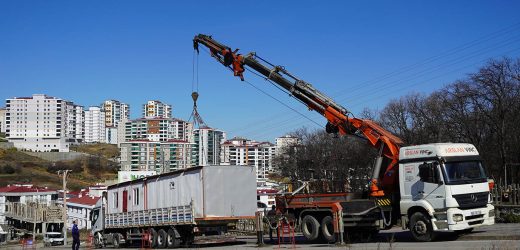 Hobi Bahçesi konteynerleri deprem bölgesine gönderildi 