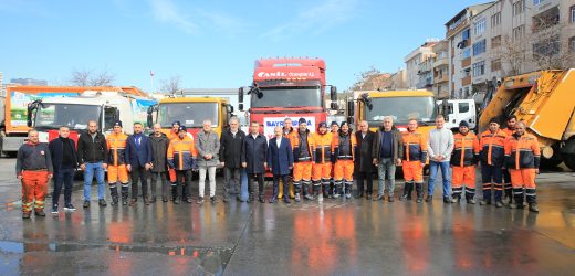 Bayrampaşa Belediyesi’nin temizlik ekibi ve araçları deprem bölgesinde