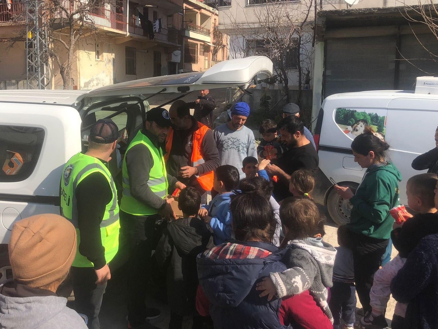 Kartal Belediyesi Deprem Bölgesinde Yardım Çalışmalarına Devam Ediyor