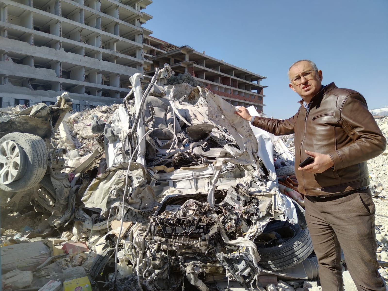 CHP’li Sertel Bakan Kurum’a sordu: Atık yönetim planınız var mı enkazlardan çıkan atıkları nereye döktünüz?