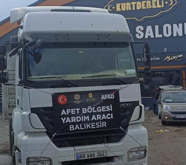 Balıkesir’de 58 Yardım Tırı Deprem Bölgesine Gönderi