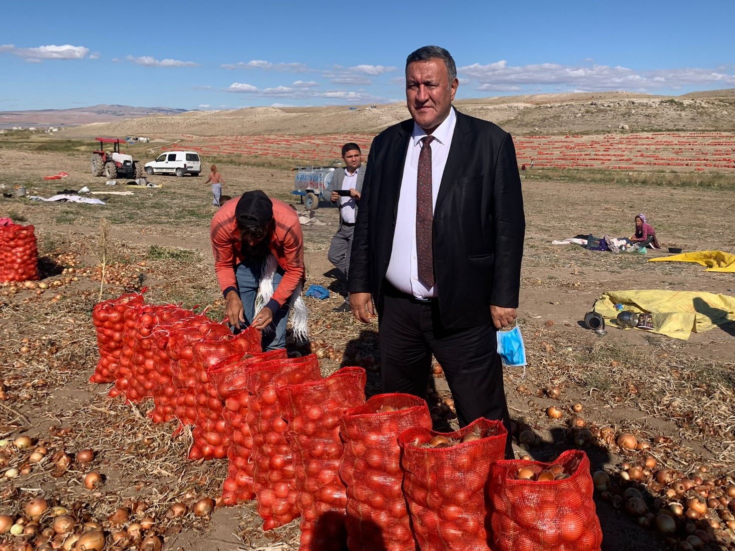 GÜRER: SOĞAN MARKETTE 20 LİRAYI GEÇTİ