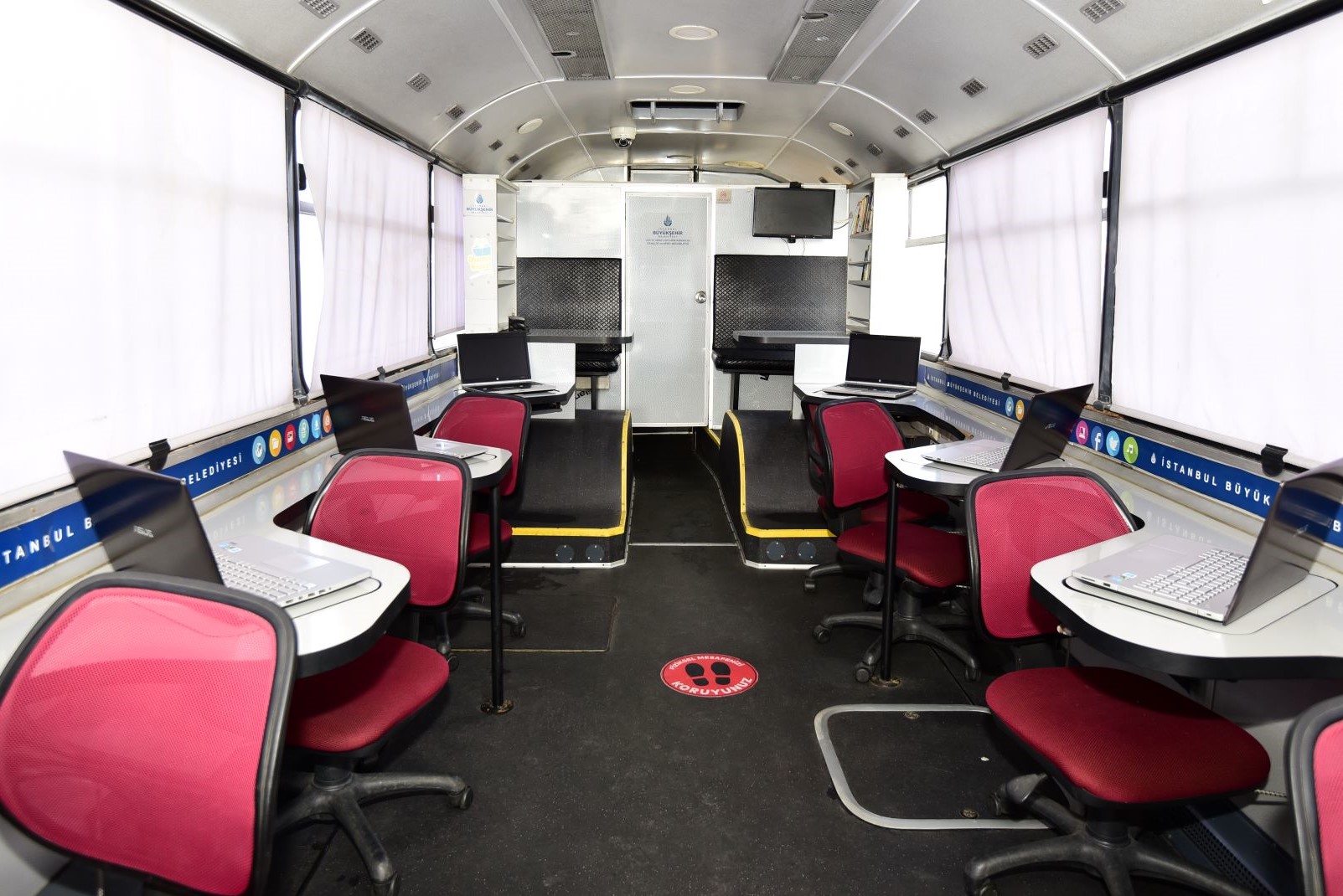 Depremzede Öğrencilerimizi Yalnız Bırakmıyoruz