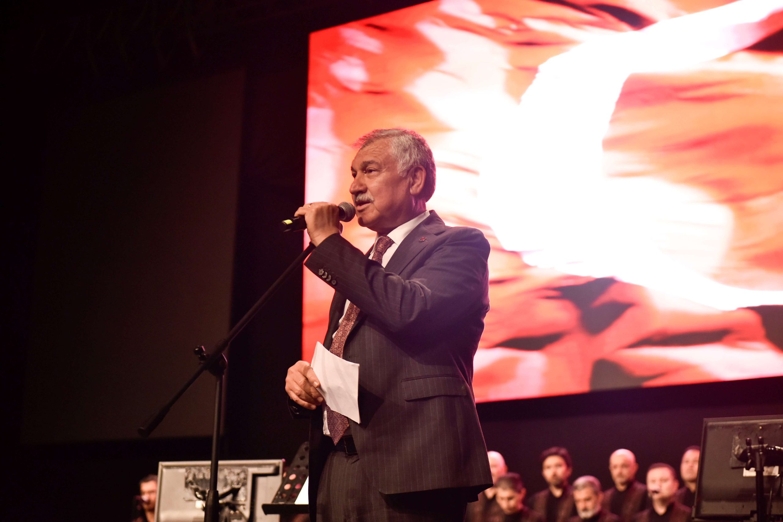Medeniyetler Korosu’nun dayanışma konseri yoğun ilgi gördü